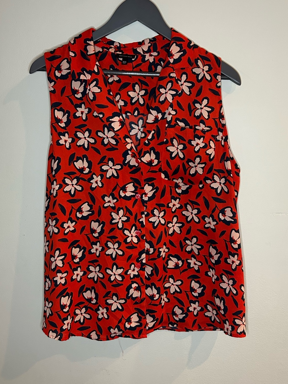 Who What Wear Sleeveless Floral Button-Front Top - Red XXL